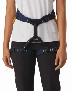 Shop Ar-385A Harness Women'S Valjaat