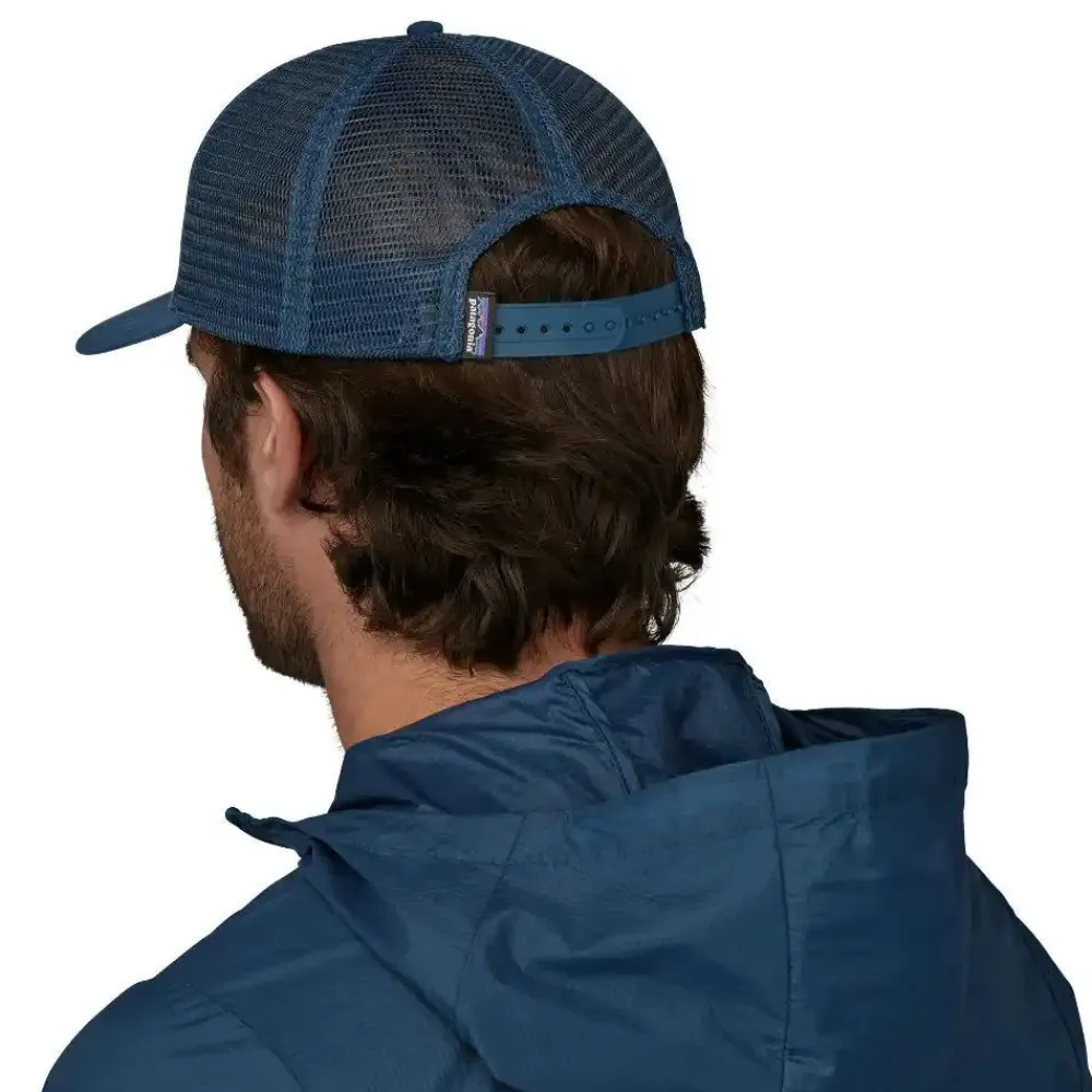Store Take A Stand Trucker Hat Päähineet
