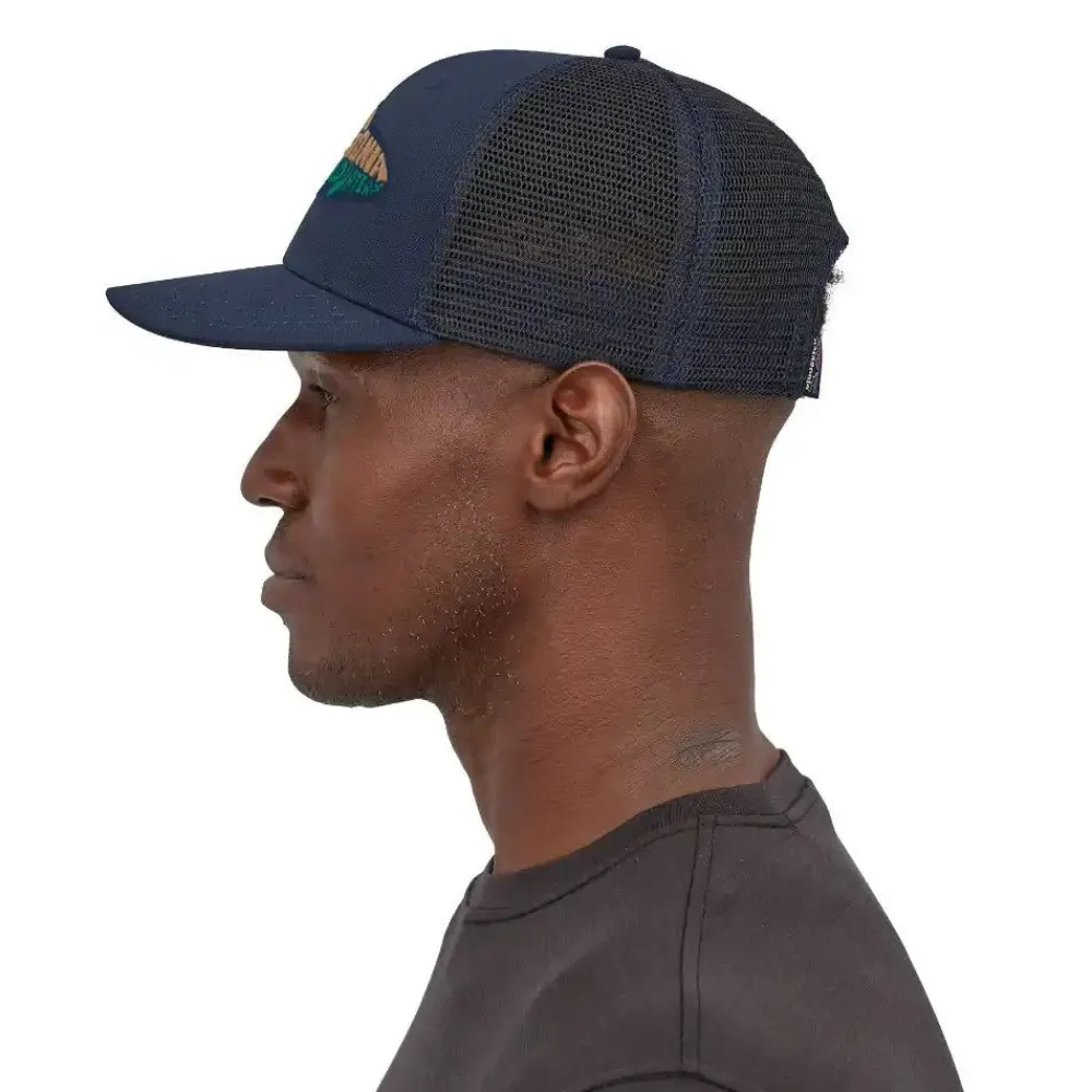 Store Take A Stand Trucker Hat Päähineet